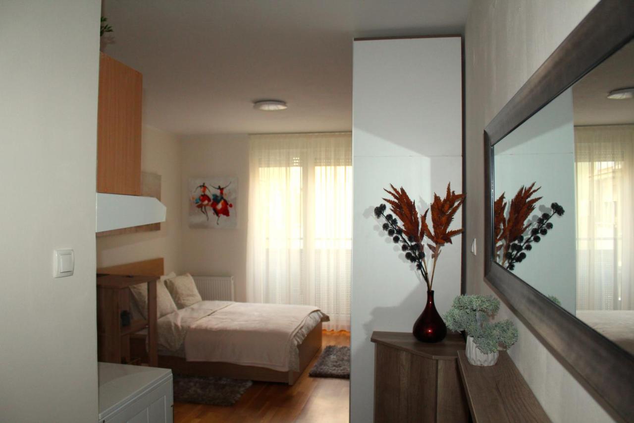 Downtown Apartment Novi Sad Ngoại thất bức ảnh