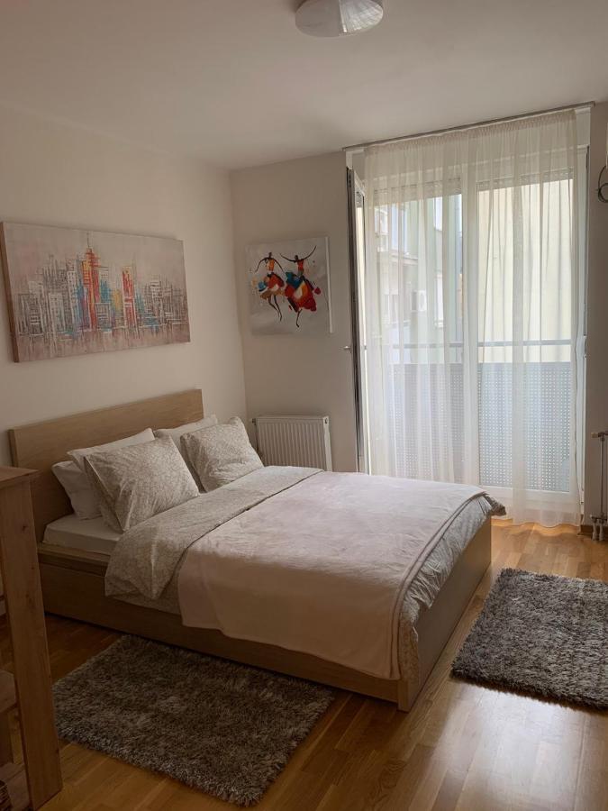 Downtown Apartment Novi Sad Ngoại thất bức ảnh